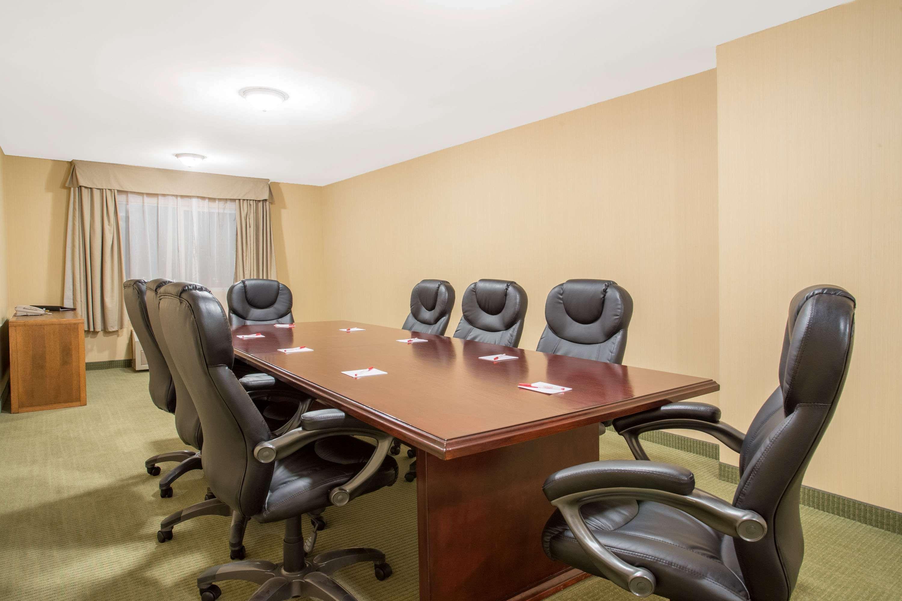 Ramada By Wyndham Williams Lake Exteriér fotografie